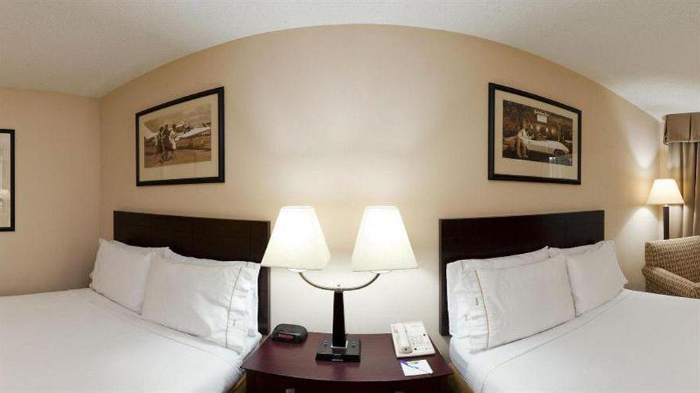 Express Little Rock-airport By Ihg Hotel 2*