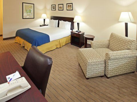 Hotel Express Little Rock-airport By Ihg 2*